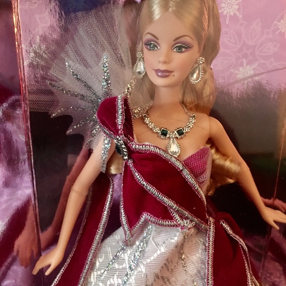 2005 Holiday Barbie (Bob Mackie) - Picture 4 of 4